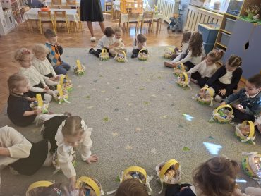 Aniołki czekają na Wielkanoc